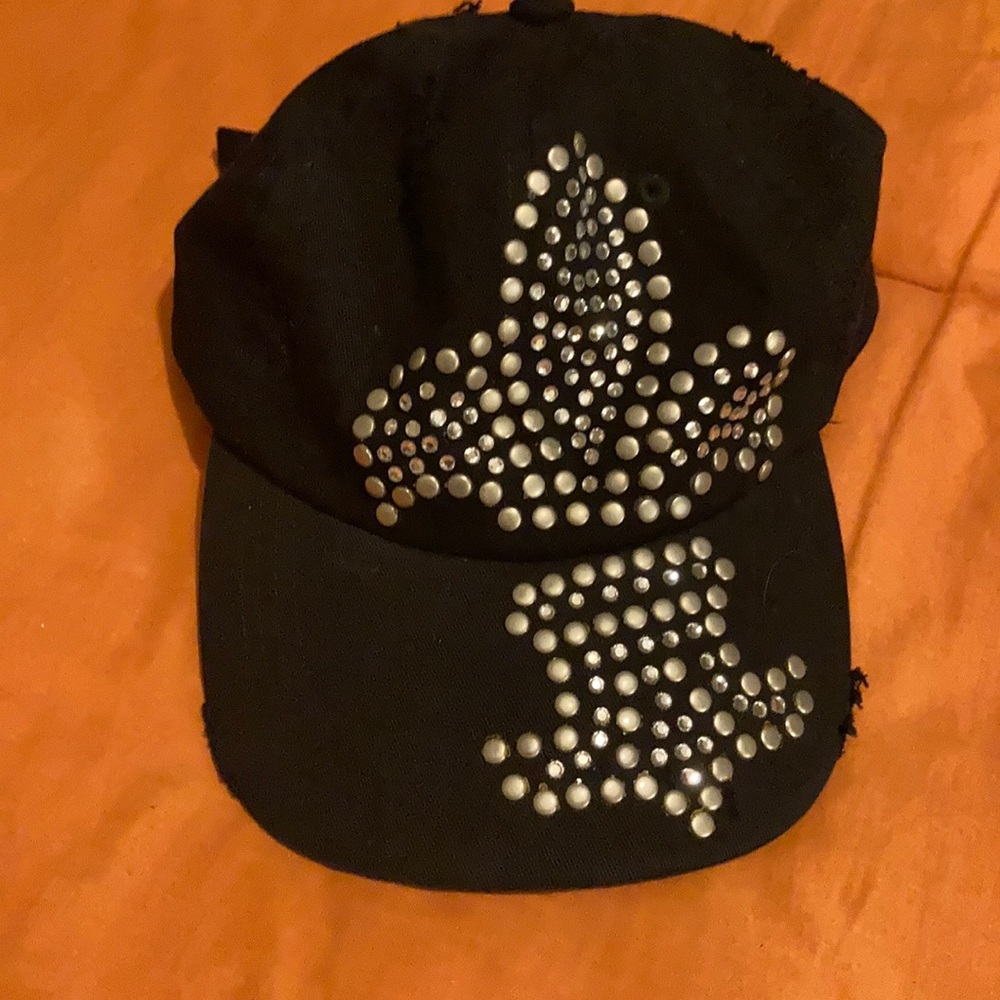 NWOT DECKY EMBELLISHED FLEUR DE LIS BASEBALL HAT